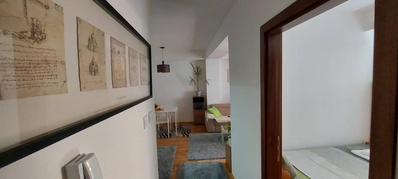 Ira'S 2 Bedroom Central Place With Private Parking Szkopje Kültér fotó