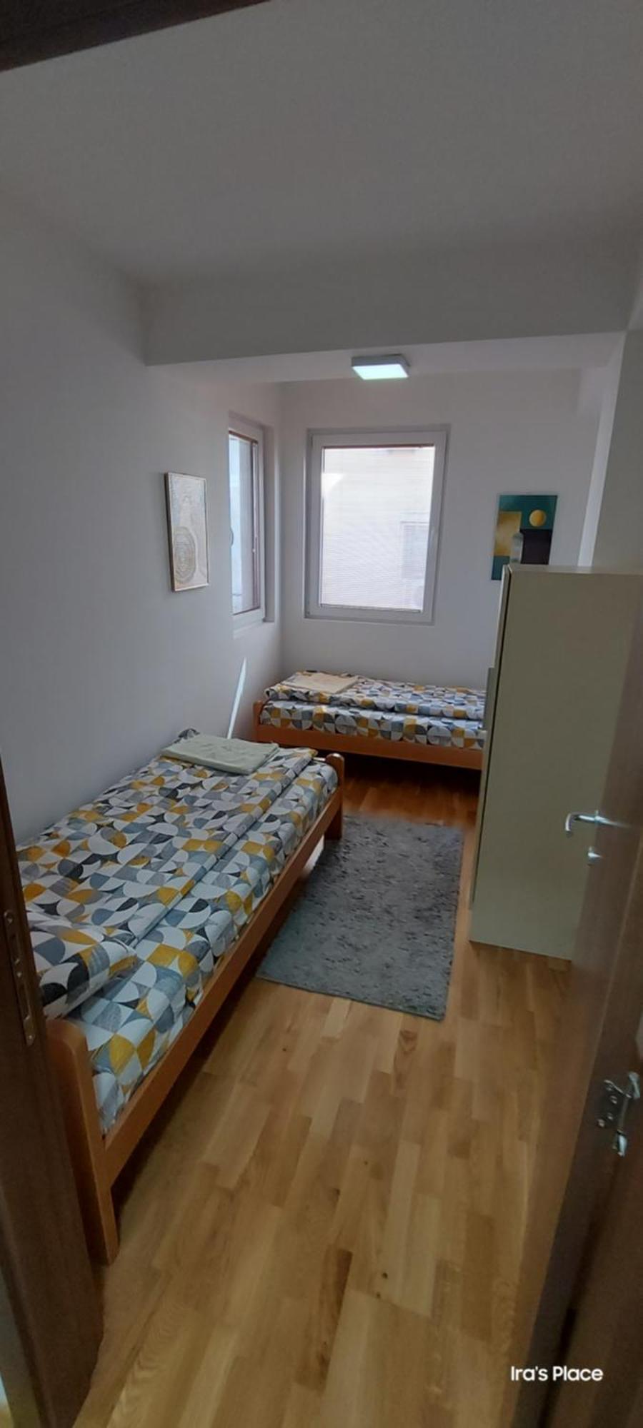 Ira'S 2 Bedroom Central Place With Private Parking Szkopje Kültér fotó